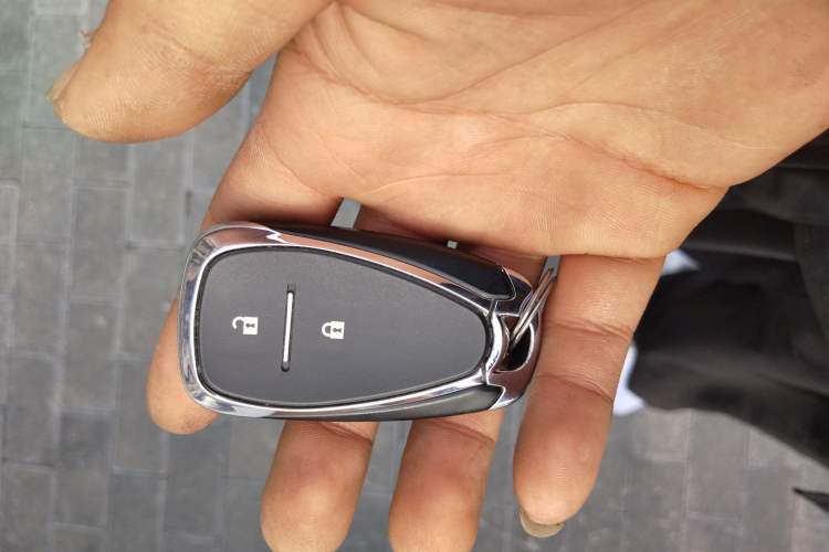 Used Chevrolet Orlando 2019 Redline 530T Automatic Enjoyment Version (5+2 Seating) China VI Vehicle Key