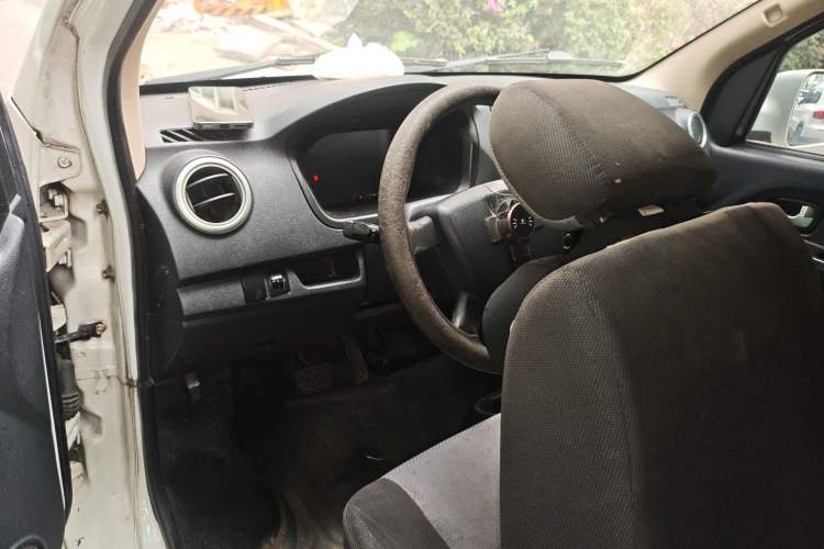 Used CHANGAN KAICHENG Ruixing EM60 2021 Pure Electric Van Transporter 60kW Center Console