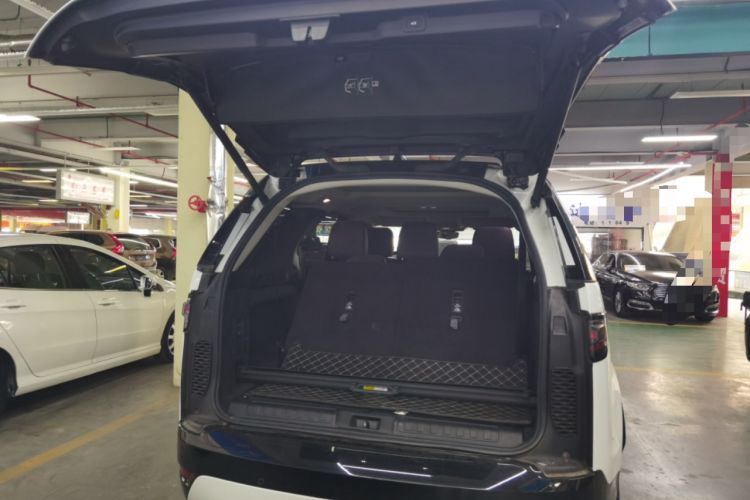 Used Land Rover Discovery 2023 Revised Version 360 PS R-Dynamic S