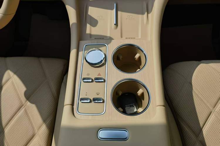 Used Chery T11 2026 Model 220 All-Wheel Drive Family Fun Edition
