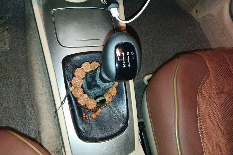 Used Buick Excelle 2013 1.5L Manual Classic Model Gear Lever
