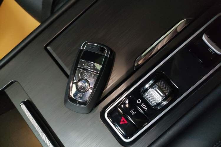 Used Lincoln Corsair 2024 2.0T Two-Wheel-Drive Luxury Edition