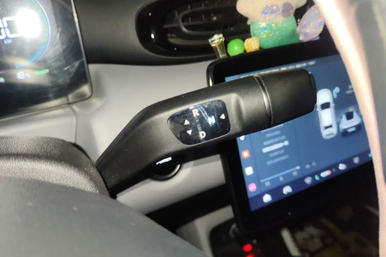 Used Leapmotor T03 2022 Crystal Edition Gear Lever