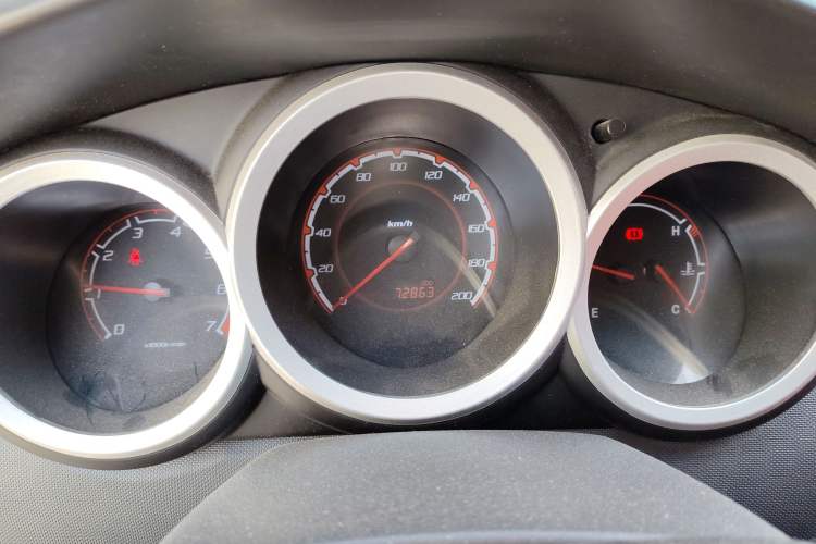 Used CHANGAN CX20 2014 1.4L Manual Sport Version China IV Standard
