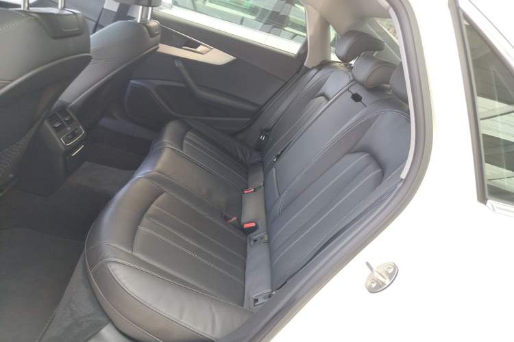 Used Audi A4L 2020 40 TFSI Luxury Dynamic Model
