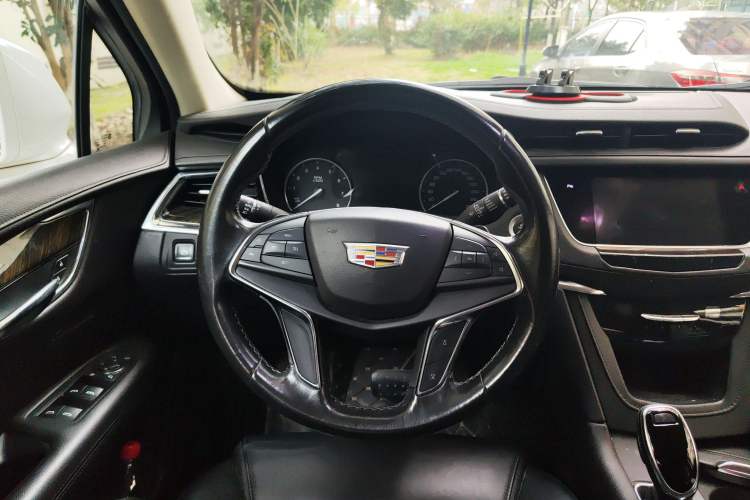 Used Cadillac XT5 2018 25T Luxury Model