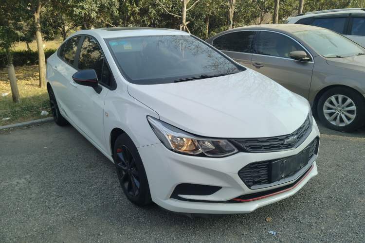 Used Chevrolet Cruze 2018 Redline 320 Automatic Pioneer Edition
