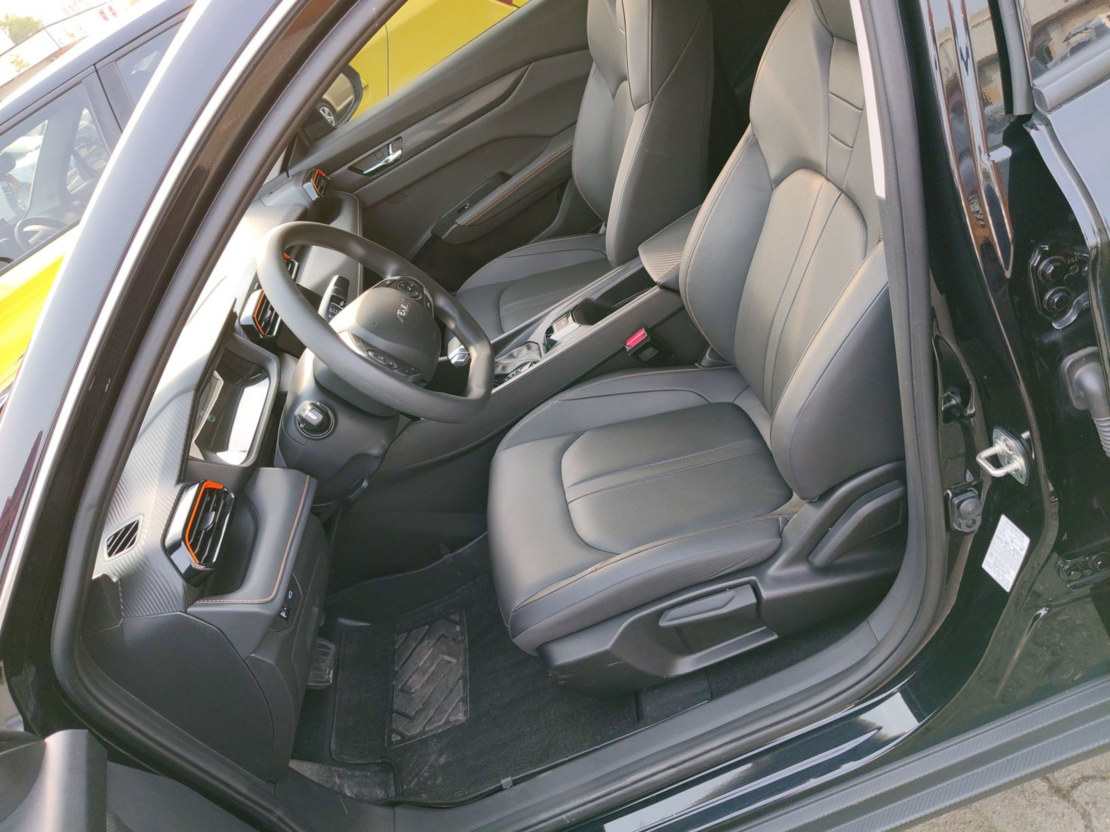 Interior delantero