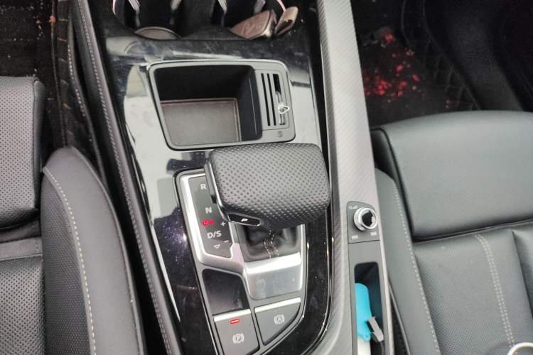 Used Audi A4L 2025 2 Million Units Enjoyment Version 40 TFSI Stylish and Dynamic Type
