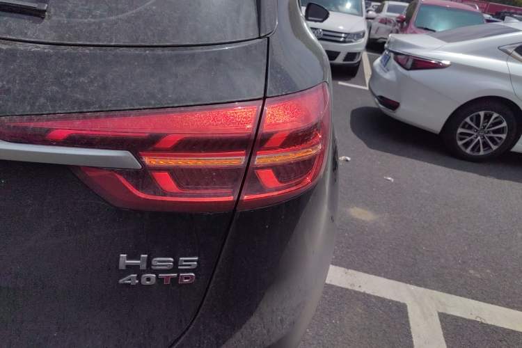 Used Hongqi HS5 2022 Revised Version 2.0T Smart Connect Flagship Edition Right Rear Taillight