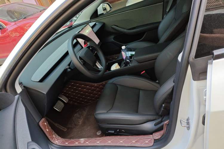 Used Tesla Model 3 2025 Rear-Wheel-Drive Version
