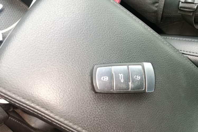 Used Volkswagen Magotan 2015 Revised Version 2.0 TSI Luxury Edition