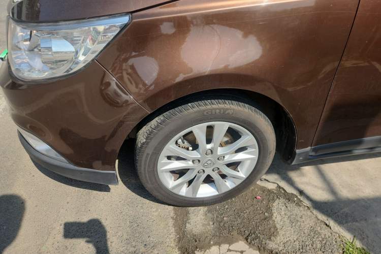 Used Baojun 730 2014 1.5L Manual Luxury Navigation ESP Version 7 Seats