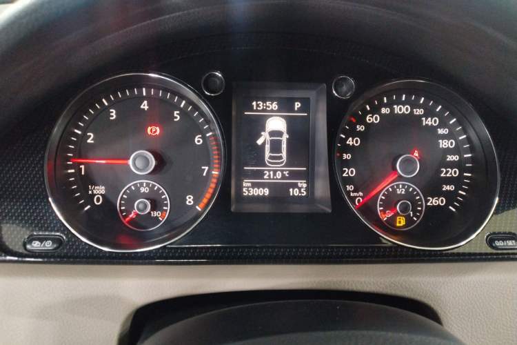 Used Volkswagen Magotan 2015 Facelift 1.8TSI Luxury Model Instrument Cluster