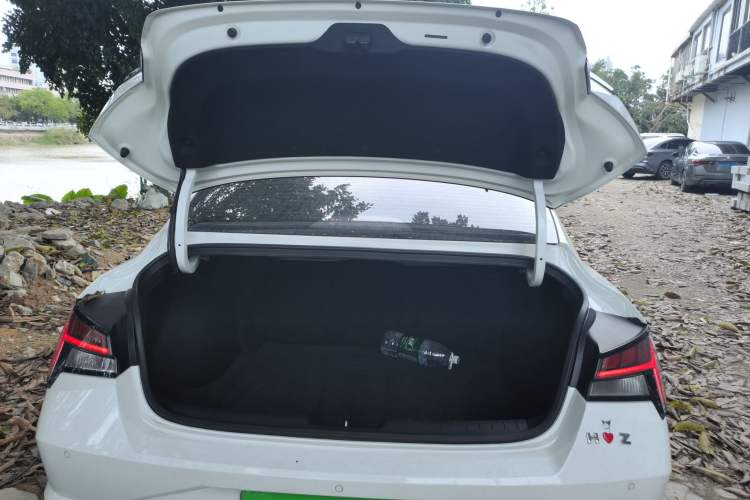 Used Hyundai Elantra 2022 1.5L CVT LUX Prestige Edition Trunk