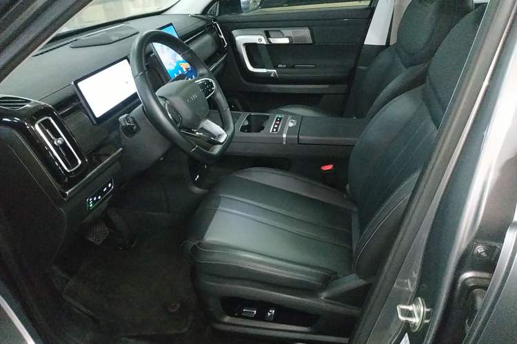 Used Chery Tiggo 7 C-DM 2025 1.5T 120KM Luxury Trim
