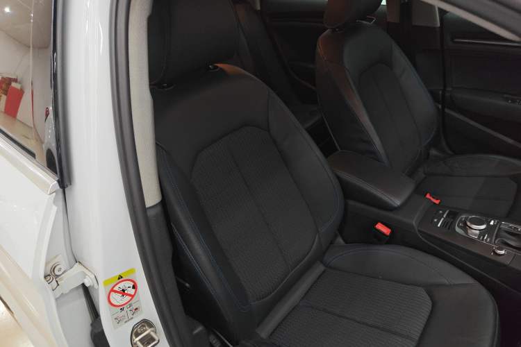 Used Audi A3 2020 Limousine 35 TFSI Fashion Edition China VI Emission Standard Right Front Seat