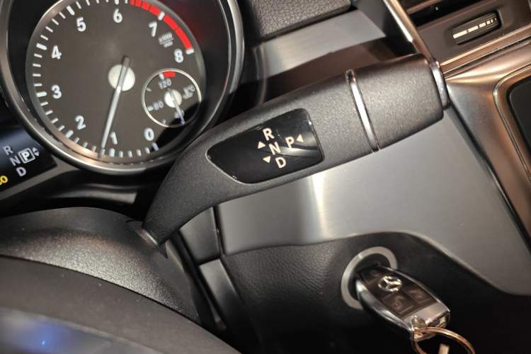 Used Mercedes-Benz M-Class 2014 ML 320 4MATIC
