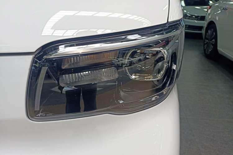 Used Wuling Zhiguang New Energy 2025 Model 305km Ambitious Edition