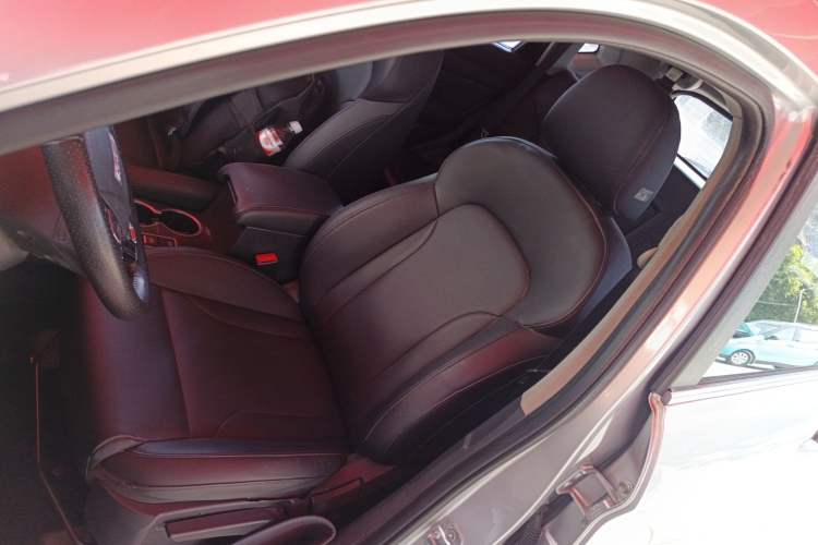 Used Haval H2 2016 Red-Label 1.5T Automatic Two-Wheel Drive Luxury Model
