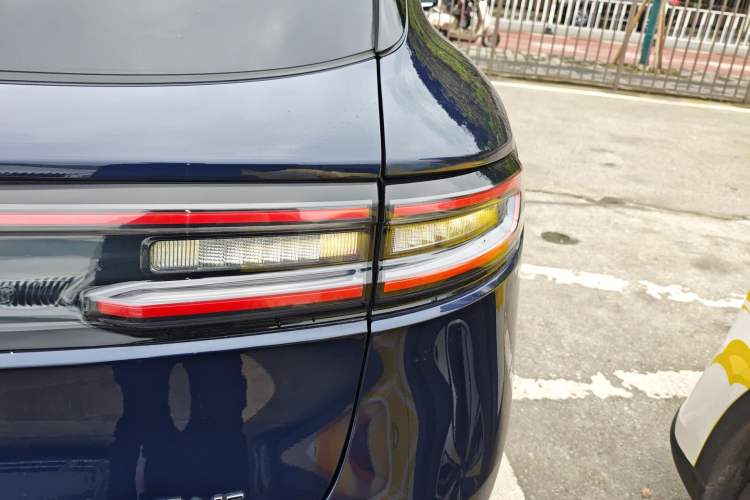 Used Hima AITO M5 2022 Extended-Range Four-Wheel Drive Flagship Edition
