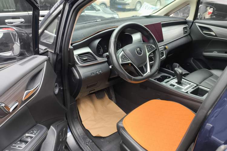 Used BYD Song MAX New Energy 2019 DM 1.5T Smart Connect Advanced 6-Seater China VI Standard
