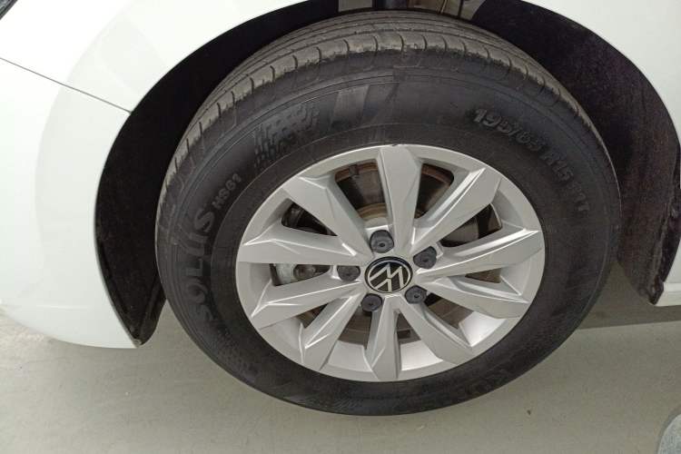 Used Volkswagen Bora 2021 1.5L Manual Fashion Smart Connect Edition Left Front Wheel Hub