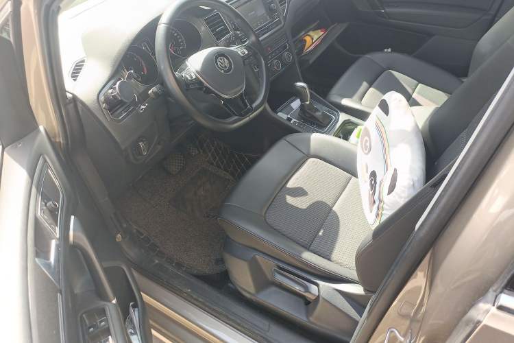 Used Volkswagen Golf Sportsvan 2018 230TSI Automatic Trend Edition Driver Seat