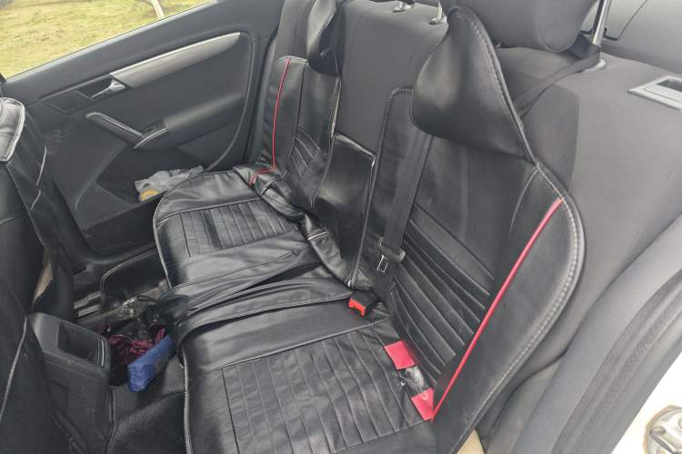 Used Volkswagen Lavida 2013 Revised Classic 1.6L Automatic Fashion Edition Left Rear Seat