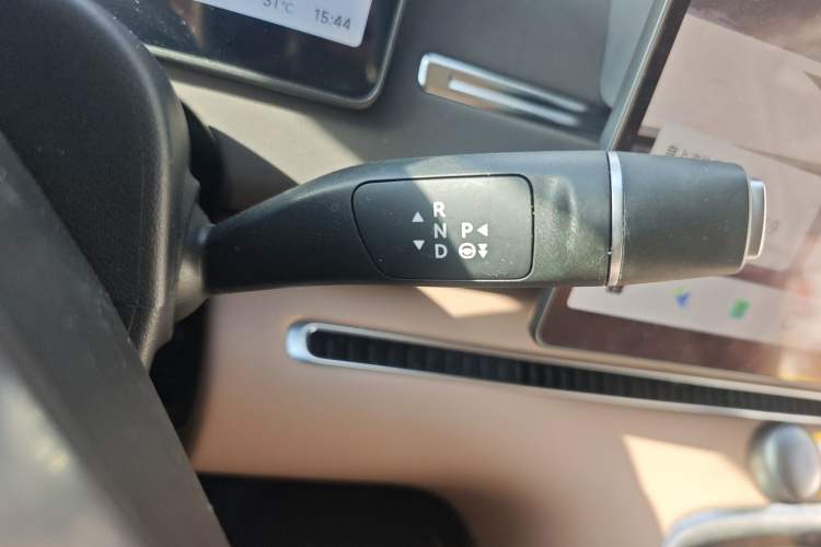 Used Leapmotor C11 2026 Range-Extended 300 LiDAR Prestige Edition Gear Lever