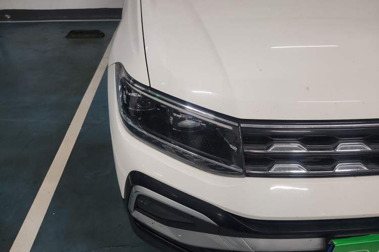 Used Volkswagen T-Cross 2019 1.5L Automatic Comfort Edition Right Front Headlight
