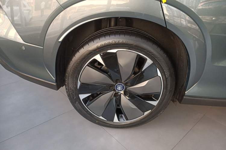 Used BYD Tang L 2025 DM 175KM Drone Player Edition
