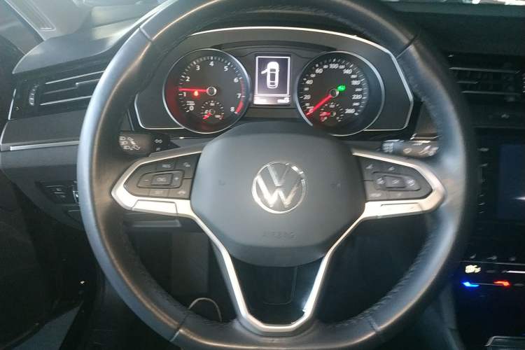 Used Volkswagen Magotan 2020 330TSI DSG Leading Model Steering Wheel