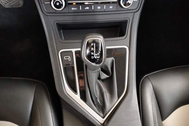 Used Geely Auto Vision 2020 Revised Version 1.5L CVT Asian Games Edition Gear Lever