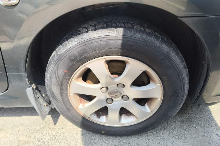 Used Peugeot 307 2010 Hatchback 1.6L Manual Comfort Edition Right Front Wheel Hub