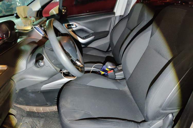 Used Peugeot 2008 2014 1.6L Automatic Fashion Edition
