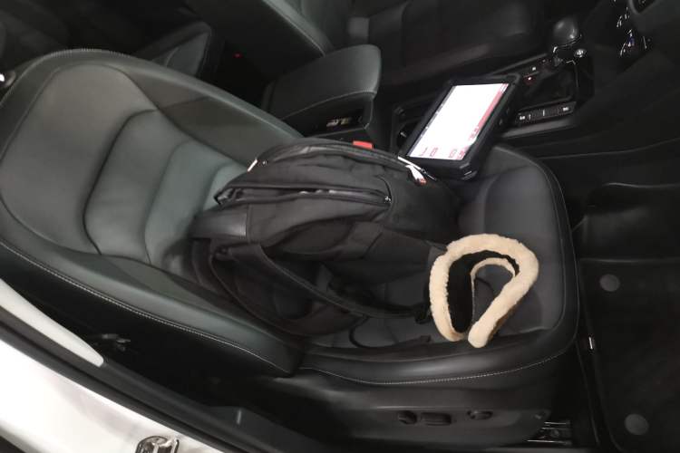 Used Volkswagen Tiguan L 2021 330TSI Automatic Two-Wheel Drive Smart Edition
