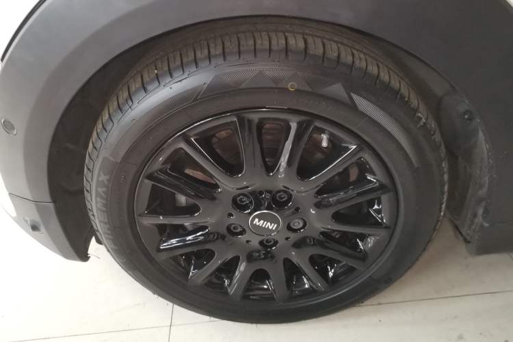 Used MINI 2019 1.5T COOPER Classic Edition Left Front Wheel Hub