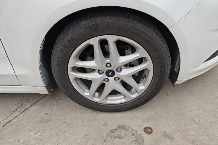 Used Ford Mondeo 2013 1.5L GTDi180 Fashion Edition Right Front Wheel Hub