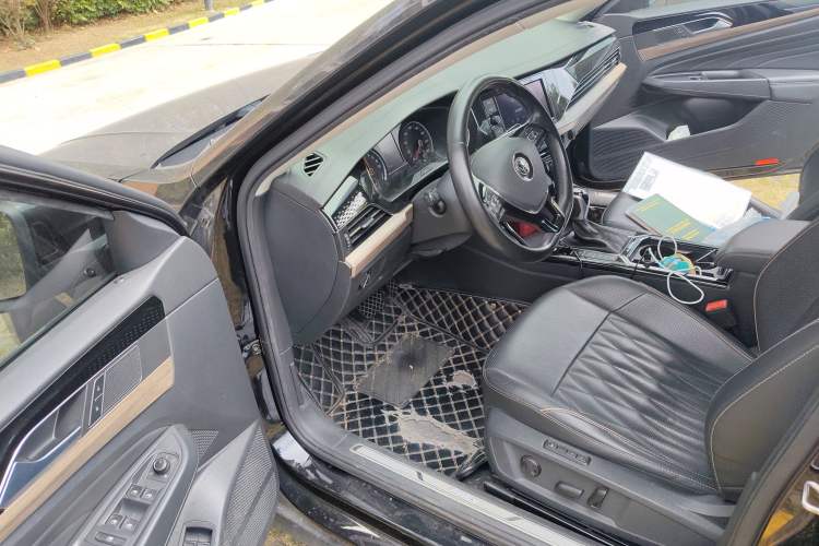 Used Volkswagen Passat New Energy 2019 430 PHEV Hybrid Luxury Edition Driver Seat