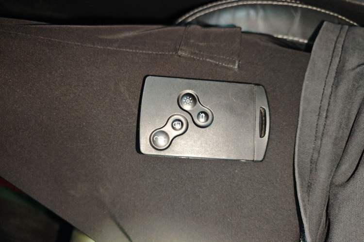 Used Renault Koleos 2012 2.5L Two-Wheel Drive Comfort Edition with Navigation
