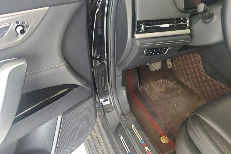 Used CHANGAN CS95 2019 2.0T Two-Wheel-Drive Prestige Version
