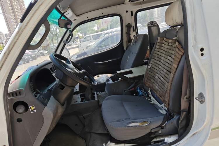 Used Jinbei Hiace 2014 2.0L Fifth-Generation Xiangyun Comfort Type 1 4G20C
