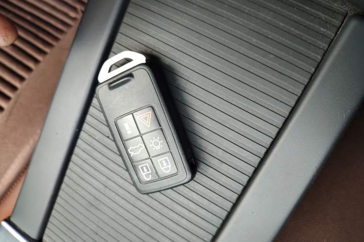 Used Volvo V60 2014 Restyled T5 Zhiya Edition
