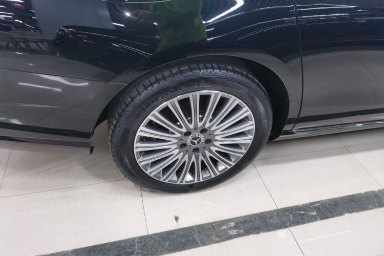 Used Mercedes-Benz E-Class 2021 Restyled E 300 L Luxury Edition
