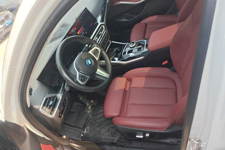 Used BMW i3 2022 eDrive 35 L Left Front Seat