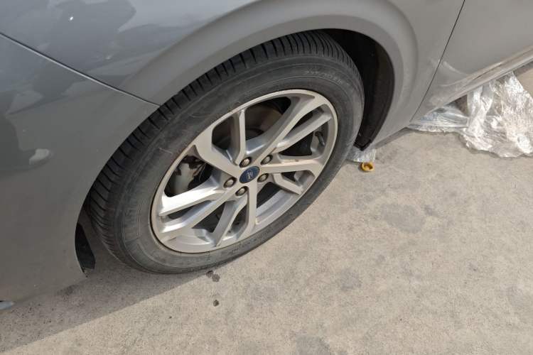 Used Ford Mondeo 2022 Restyled EcoBoost 245 Luxury Version Left Front Wheel Hub