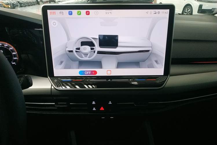 Used Volkswagen Golf 2025 Facelifted 300TSI Pro