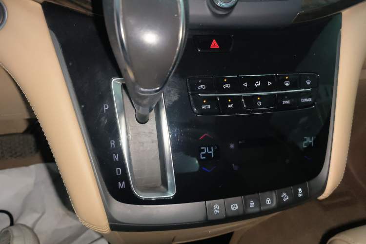 Used Buick GL8 2017 ES 28T Luxury Model China V Standard
