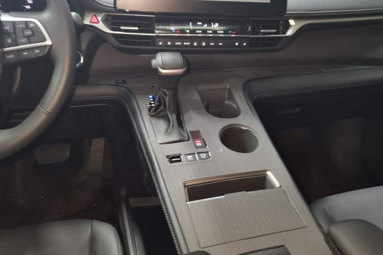 Used Toyota Sienna 2024 2.5L Hybrid Four-Wheel Drive Prestige Edition